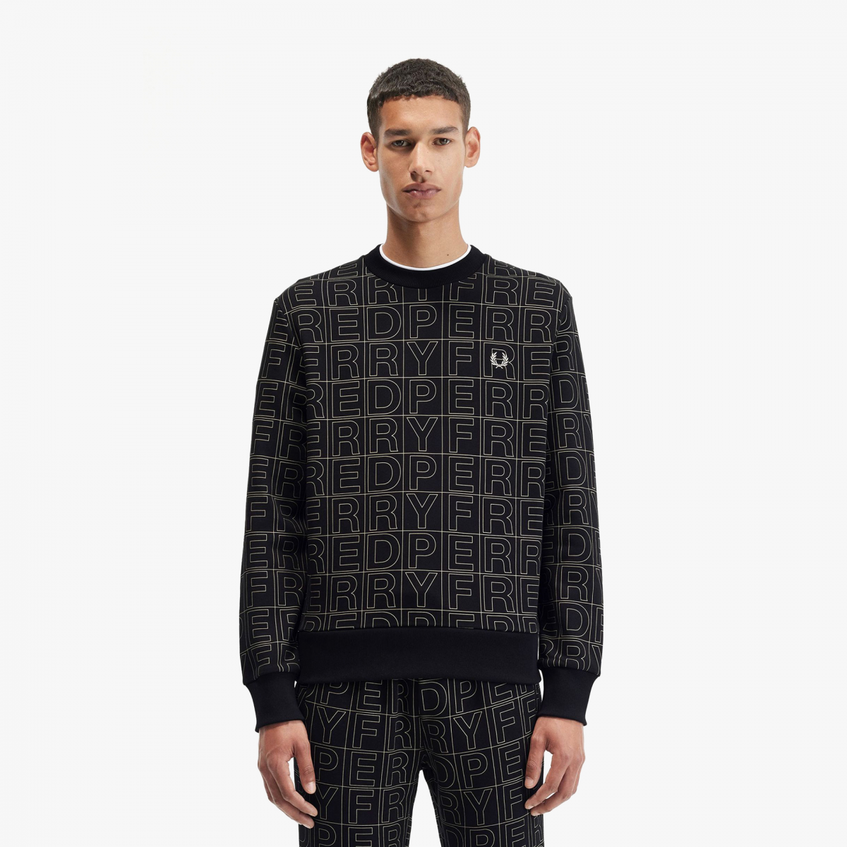 Fred Perry Spellout Graphic - M7719 102 - Fuxia, Urban Tribes United